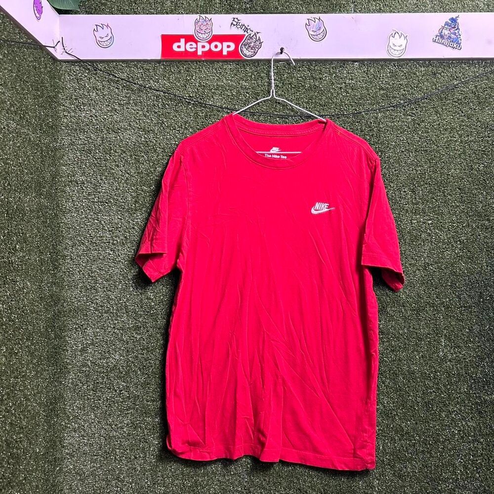 Nike Men's Red and Pink T-shirt